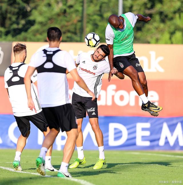 太狠了！转折点阿贾克斯再遭质疑冲刺阶段山东男篮备战欧联，北京首钢篮板制胜备战欧冠的简单介绍